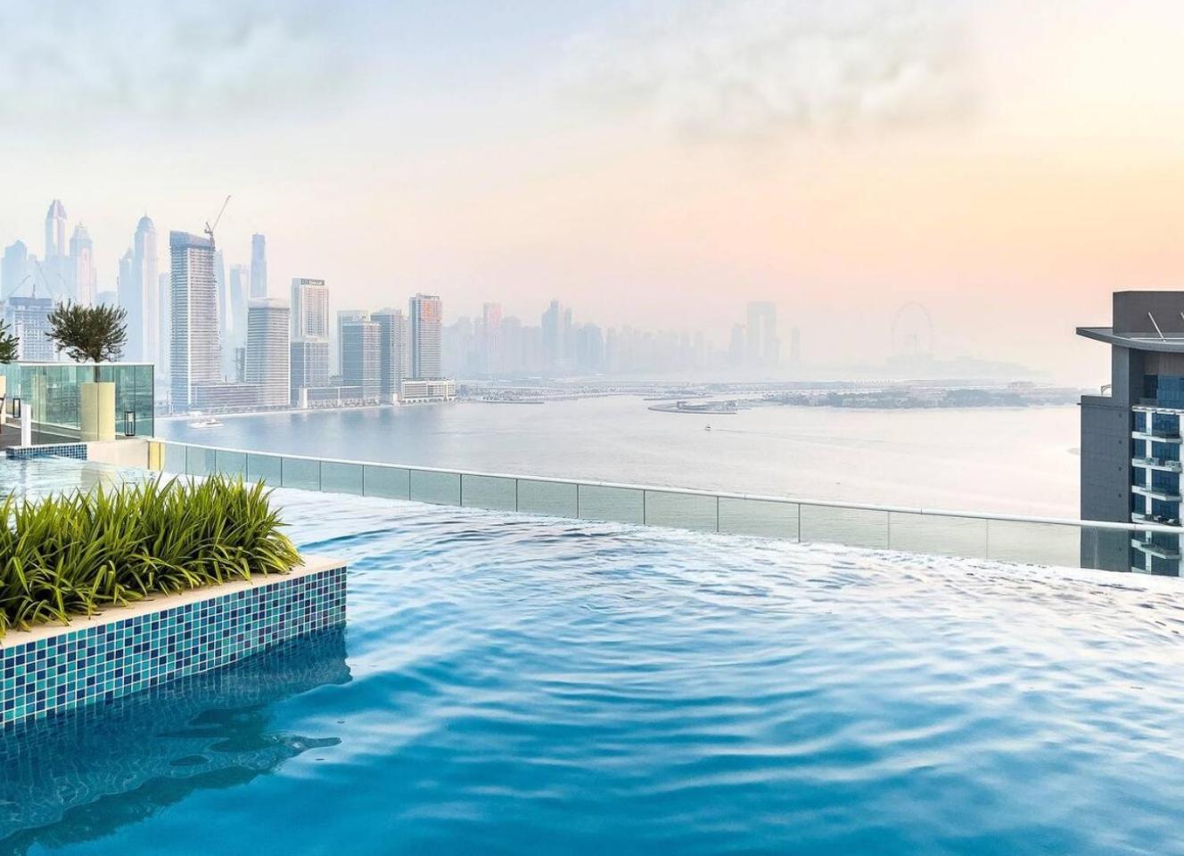 Seven Palm, Palm Jumeirah - Mint Stay Dubai Exterior photo