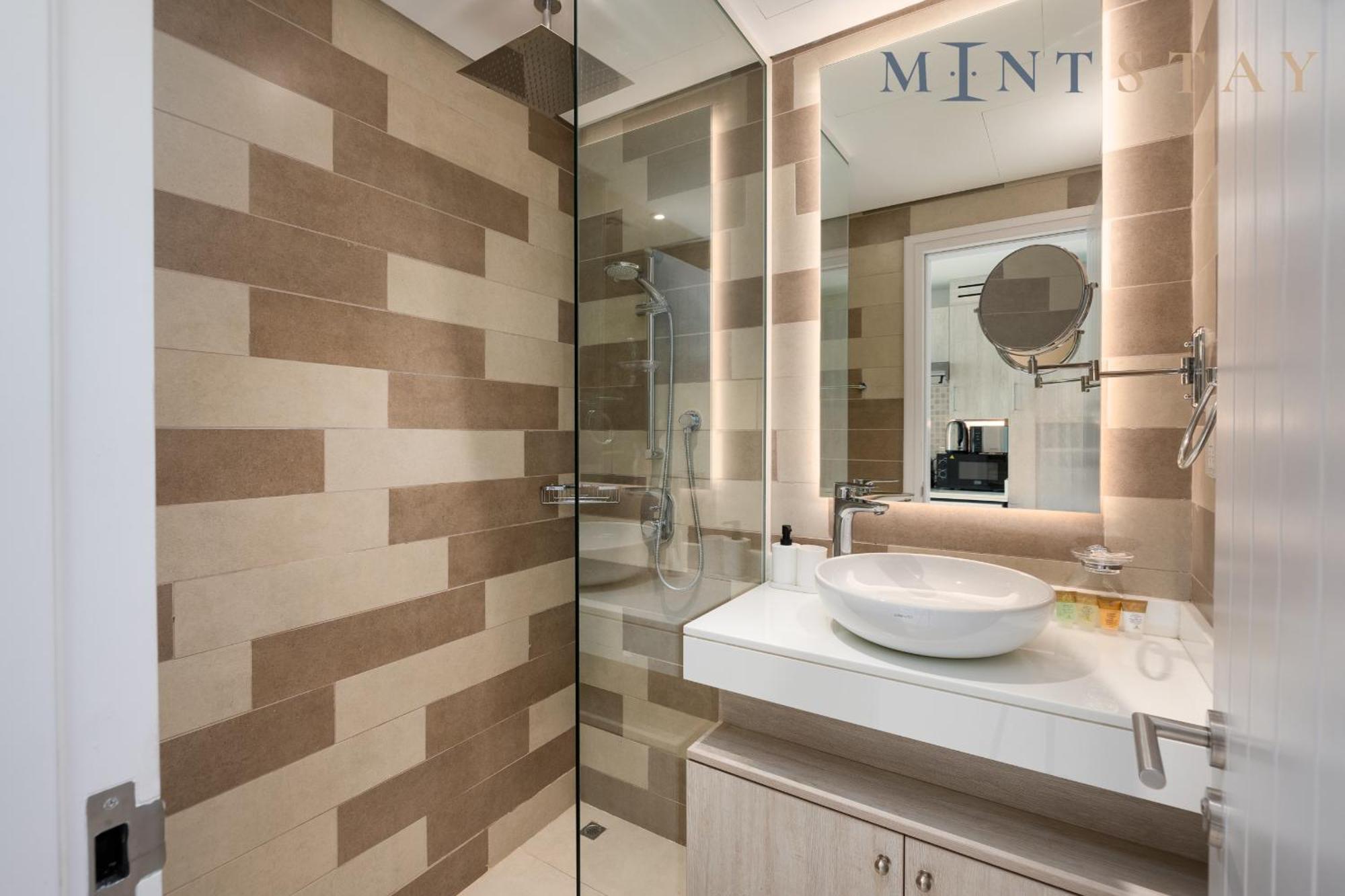 Seven Palm, Palm Jumeirah - Mint Stay Dubai Exterior photo
